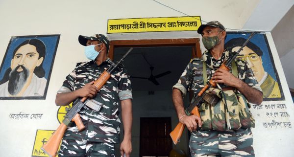 पश्चिम बंगाल में, जहाँ नंदीग्राम की सीटों को संवेदनशील घोषित किया गया है, सुरक्षा के लिए सेना के जवानों को तैनात किया गया है।