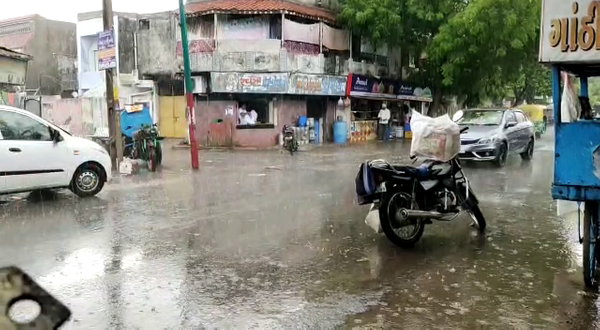 વાતાવરણમાં ઠંડક પ્રસરી ગઈ હતી.