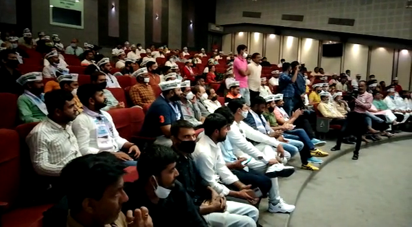 સોશિયલ ડિસ્ટન્સનો ભંગ થયો