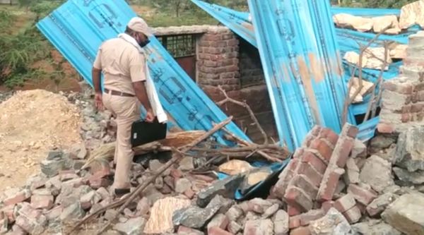 विस्फोट से तबाह हुआ महिला का घर।