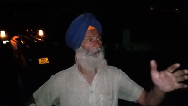 ट्रक ड्राइवर हरदेव सिंह घटना की जानकारी देता हुआ।