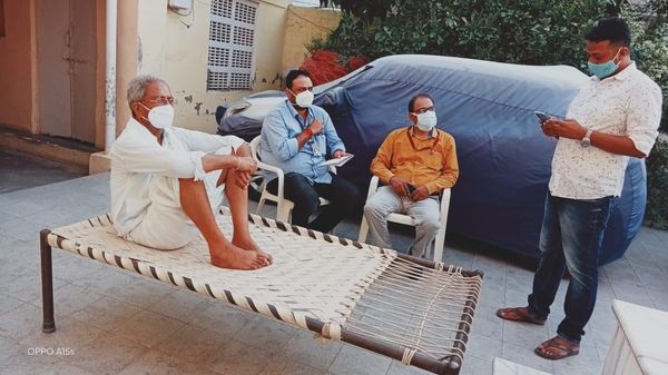 महिला के घर पर चिकित्सा विभाग की टीम लगातार निगरानी कर रही है।