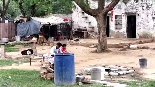 नागौर जिले के गच्छीपुरा गांव में स्थित सवाई भाट का कच्चा घर।