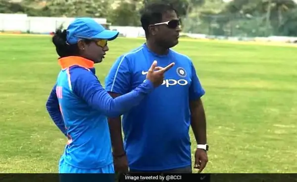 2018 में मिताली और तत्कालीन कोच रमेश पोवार के बीच विवाद हुआ था। तब ऐसा लग रहा था कि मिताली का करियर समाप्त हो जाएगा। पर मिताली ने वापसी की।