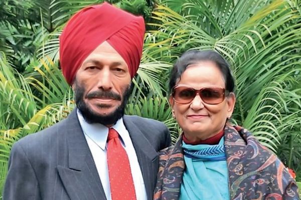 पत्नी निर्मल कौर के साथ मिल्खा सिंह।