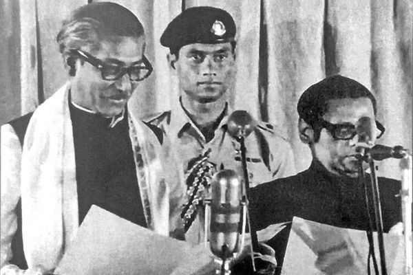 बंगबंधु शेख मुजीबुर रहमान बांग्लादेश के पिता और पहले राष्ट्रपति थे। उन्हें बांग्लादेश का संस्थापक भी कहा जाता है। (फाइल)