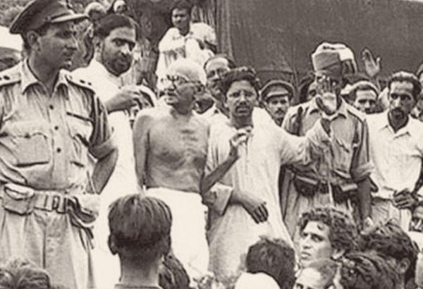 1917 में आज ही के दिन महात्मा गांधी बिहार के चंपारण जिले में सत्याग्रह के लिए पहुंचे थे।