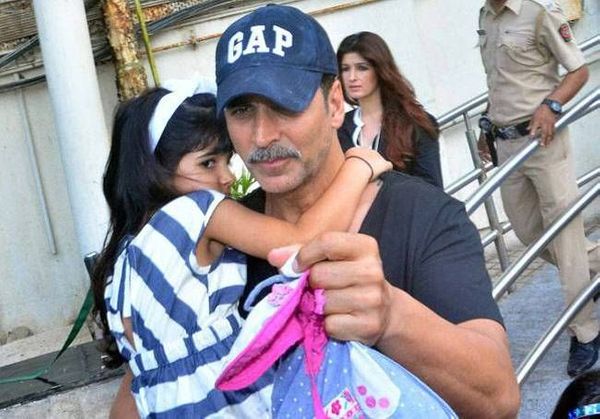 From Anushka-Virat to Kareena-Saif, these Bollywood celebs like to keep kids away from the media and limelight | अनुष्का-विराट से लेकर करीना-सैफ तक, बच्चों को मीडिया की नजरों और लाइमलाइट से दूर रखना पसंद करते हैं ये बॉलीवुड सेलेब्स 4 From Anushka-Virat to Kareena-Saif, these Bollywood celebs like to keep kids away from the media and limelight | अनुष्का-विराट से लेकर करीना-सैफ तक, बच्चों को मीडिया की नजरों और लाइमलाइट से दूर रखना पसंद करते हैं ये बॉलीवुड सेलेब्स - WPage - क्यूंकि हिंदी हमारी पहचान हैं