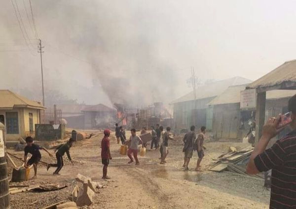 mizoram forest fires news update। Fire has been burning in 3 districts for two days, fire has reached close to cities, fire fighters lost, CM calls on PM Modi | 2 दिन के भीतर 4 जिले चपेट में आए, फायर फाइटर्स के बाद अब एयरफोर्स ने संभाला मोर्चा 6 कुछ ग्रामीण इलाकों में लोग खुद ही आग बुझाने में लगे रहे।