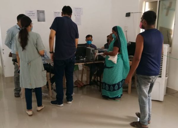 बहुत कम लोग पहुंच रहे वैक्सीन लगवाने