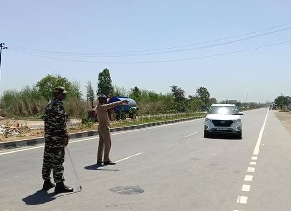 कोरोना गाइडलाइंस के तहत निगेटिव रिपोर्ट वाले श्रद्धालुओं को ही कुंभ के लिए एंट्री दी जा रही है।