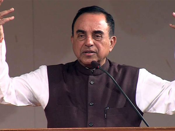 इससे पहले स्वामी ने स्टेडियम का नाम बदलने को लेकर तंज कसा था। - Dainik Bhaskar