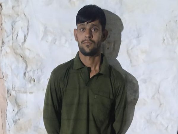 Unique thief of Nagaur: When clothes get dirty or shoe breaks, he breaks the lock, goes wearing new clothes and shoes; Gold and silver do not touch Funny Jokes Omnath accused in police arrest. - Dainik Bhaskar