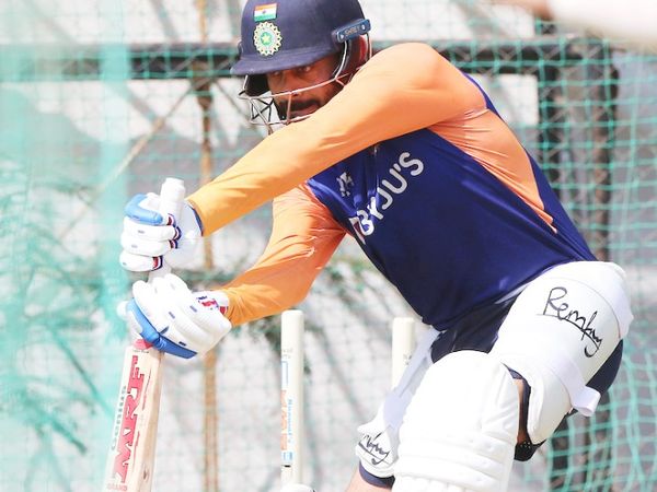 टीम इंडिया के कप्तान विराट कोहली ने नेट्स में बैटिंग प्रैक्टिस की। BCCI ने खिलाड़ियों की प्रैक्टिस करते फोटो और वीडियो शेयर किए। - Dainik Bhaskar