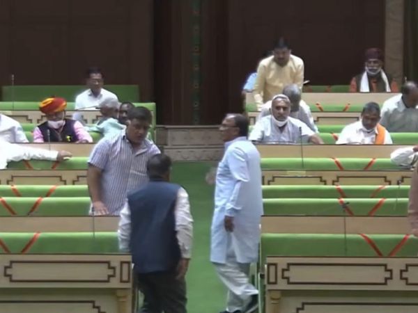 विधानसभा बजट सत्र: स्पीकर से उलझने के बाद भाजपा विधायक देवनानी को एक दिन के लिए सदन से निकाला, सभी भाजपा MLA का सदन से बहिष्कार