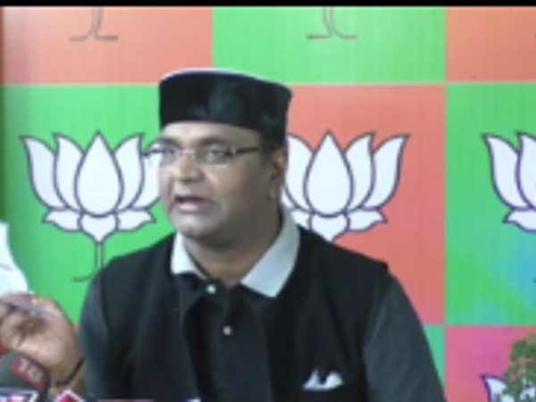 चिकित्सा शिक्षा मंत्री विश्वास सारंग ने नेहरू का नाम लेकर कांग्रेस पर निशाना साधा। राजभवन का नोट के हवाल से कहा पहले प्रधानमंत्री नेहरू जी की पसंदीदा सिगरेट लेने के लिए भोपाल से इंदौर भेजा गया था सरकारी प्लेन। - Dainik Bhaskar
