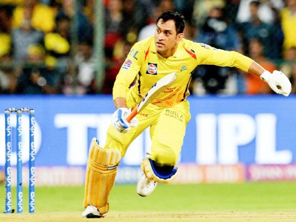 चेन्नई सुपर किंग्स के कप्तान महेंद्र सिंह धोनी ने IPL में अब तक 204 मैच खेले, जिसमें 40.99 की औसत से 4632 रन बनाए। - Dainik Bhaskar