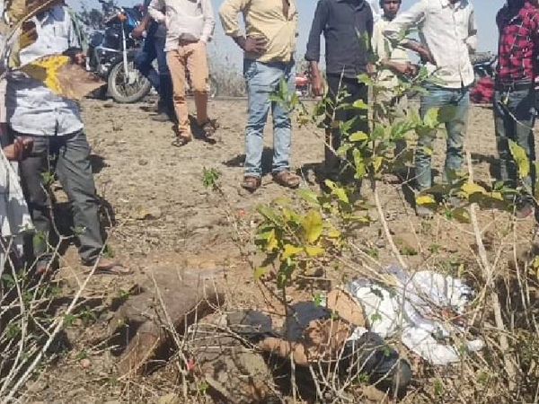 हादसे के बाद कार ड्राइवर भाग निकला, शव मौके पर पड़ा रहा।