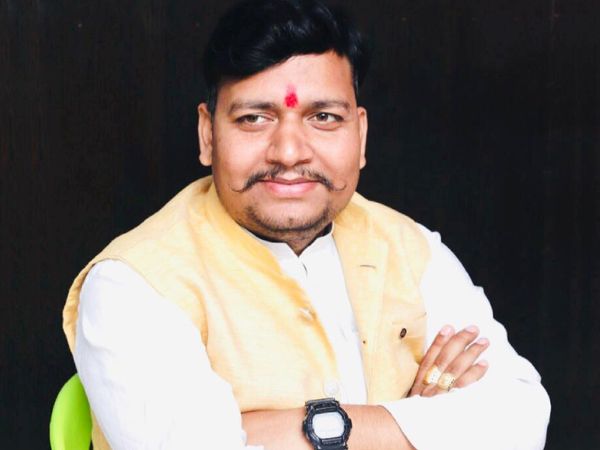अंबरीश की हत्या का मुख्य आरोपी गौरव शर्मा को पुलिस अब तक गिरफ्तार नहीं कर सकी है।