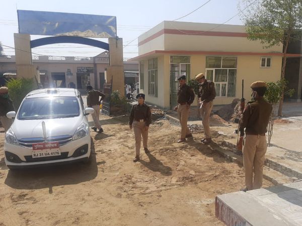 जिंदा जलाई गई दुष्कर्म पीड़िता की मौत:रात 1 बजे घर के बाहर बुलाकर जलाया था, 15 दिन पहले आरोपी ने दी थी धमकी; CCTV में नजर आए युवक का पता नहीं