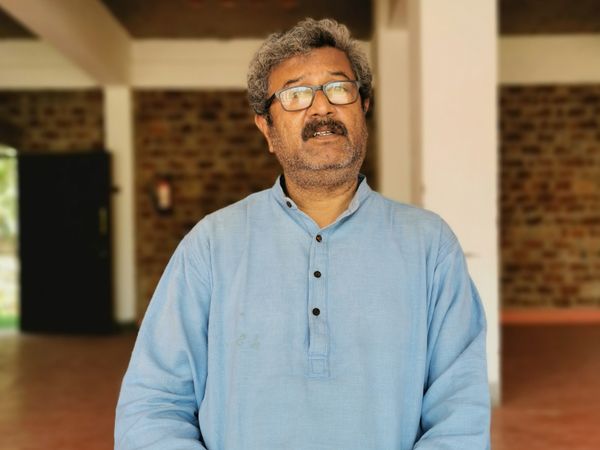 सुदरिप्त टैगोर, रवींद्रनाथ टैगोर के बड़े भाई सत्येंद्रनाथ टैगोर के प्रपौत्र हैं। वे कोलकाता से 180 दूर स्थित शांति निकेतन में रहते हैं।