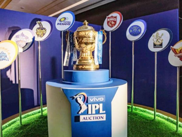 वीवो ही IPL 2021 का टाइटल स्पॉन्सर होगा। इससे पहले 2020 में ड्रीम-11 ने IPL टाइटल स्पॉन्सर किया था। - Dainik Bhaskar
