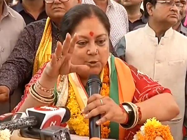 देव दर्शन यात्रा पर भरतपुर में राजे का दूसरा दिन: पूर्व CM बोलीं- इस कार्यक्रम में किसी तरह की राजनीति नहीं, हां पर धर्म नीति जरूर है