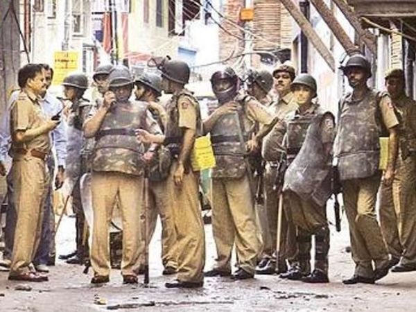 दिल्ली के बाटला हाउस में 19 सितंबर 2008 की सुबह एनकाउंटर हुआ था। मानवाधिकार संगठनों ने इसे फेक बताया था। बाद में कोर्ट ने दिल्ली पुलिस को क्लीन चिट दे दी थी। - Dainik Bhaskar