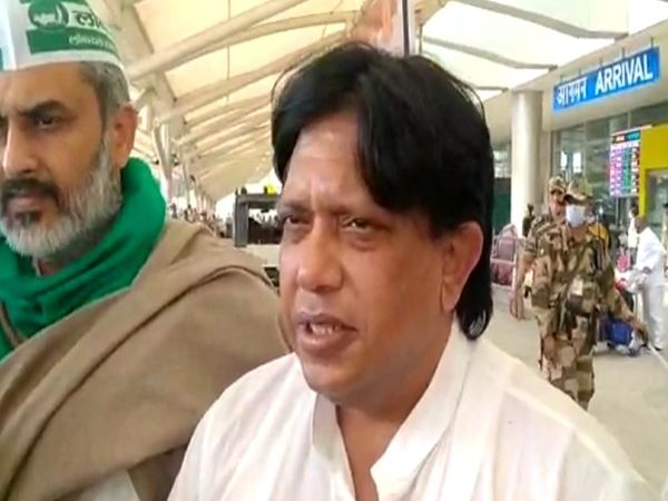 सेवापुरी के करधना गांव में किसान महापंचायत आयोजित होना था। - Dainik Bhaskar