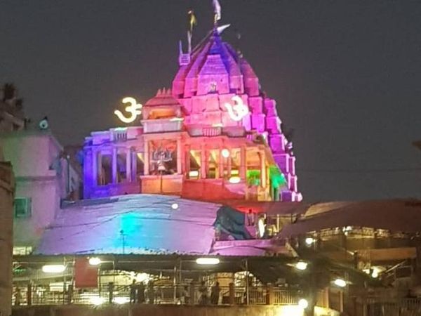 ओंकारेश्वर मंदिर में भक्तों के लिए विशेष व्यवस्था की गई है।