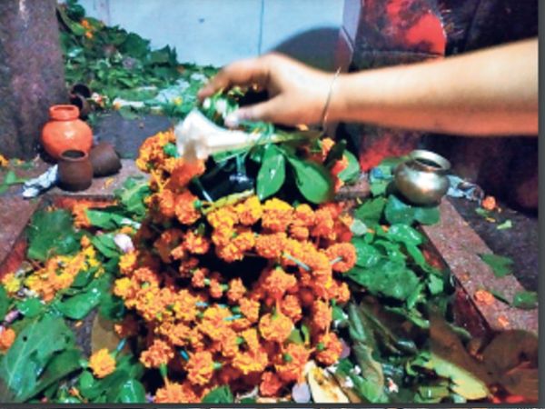 सिद्ध संप्रदाय ने शुरू की पूजा।
