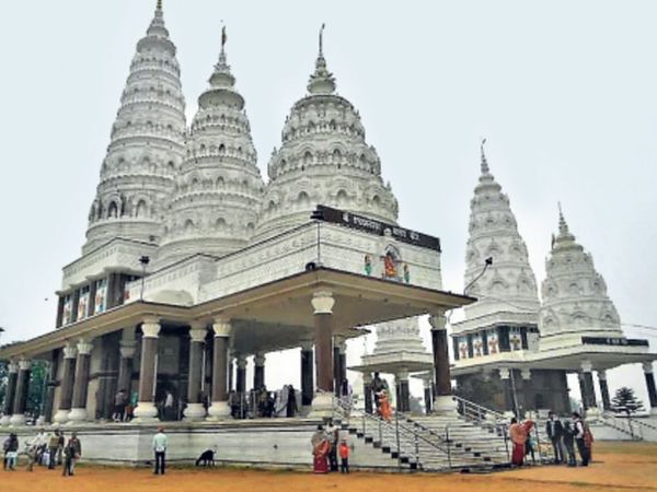 बगैर लग्न-मुहूर्त शादियां व मुंडन संस्कार।