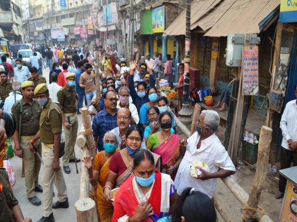 महाशिवरात्रि के दिन बाबा के भक्तों की भीड़।