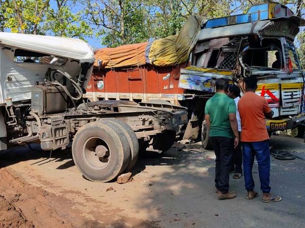 दुर्घटनाग्रस्त वाहनों के सड़क के बीच आ जाने से करीब 5 घंटे तक रोड पर जाम लगा रहा। - Dainik Bhaskar