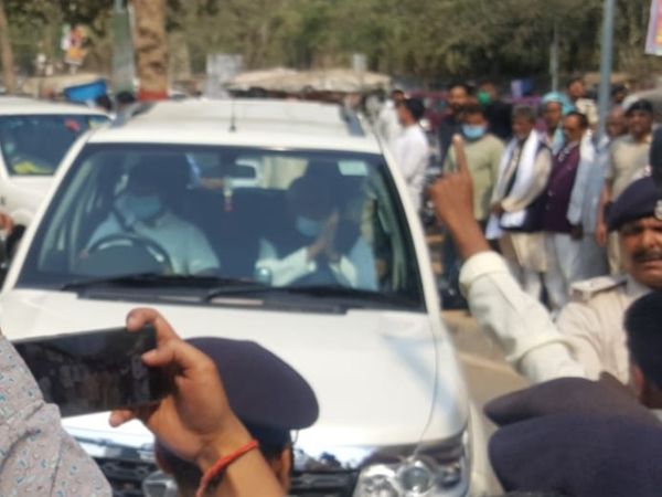 JDU कार्यालय पहुंचे CM नीतीश कुमार।