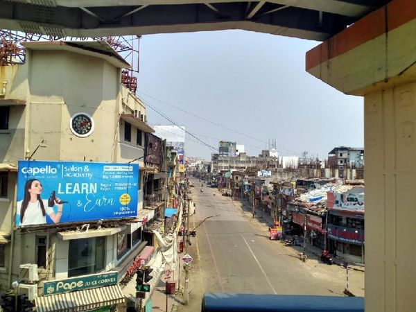 नागपुर के भीड़भाड़ वाले बाजारों में सन्नाटा नजर आया।