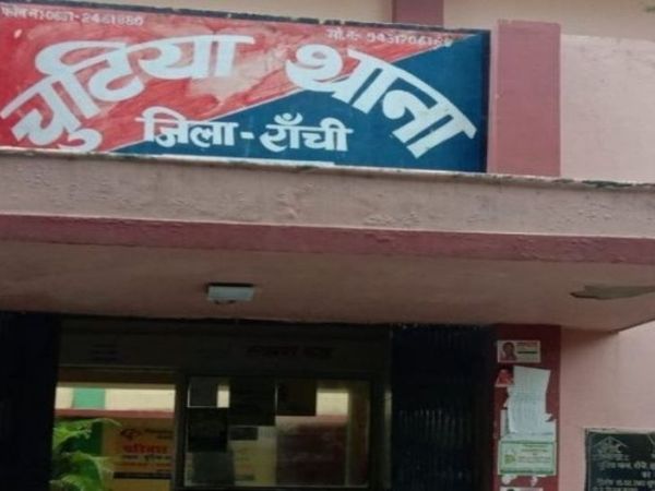 घटना चुटिया थाना क्षेत्र के मकचूंद टोली के पास हुई। - Dainik Bhaskar