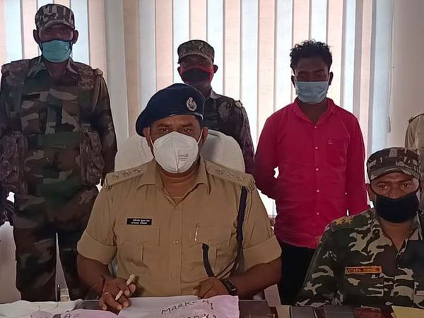 पुलिस ने अफीम तस्कर परमेश्वर गंझू को 3 किलो अफीम व 90 किलो डोडा के साथ गिरफ्तार किया - Dainik Bhaskar