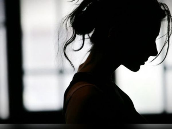 शॉपिंग करने गई महिला से दुष्कर्म: चूरू में कपड़ा खरीदने गई थी 24 साल की महिला, दुकानदार ने गोदाम में ले जाकर की ज्यादती; केस दर्ज