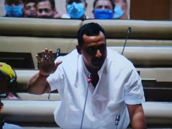 हेल्थ मिनिस्टर ने कहा कि गोड्डा नर्सिंग कॉलेज में राज्य सरकार अक्टूबर से पढ़ाई शुरू कर देगी। (फाइल) - Dainik Bhaskar