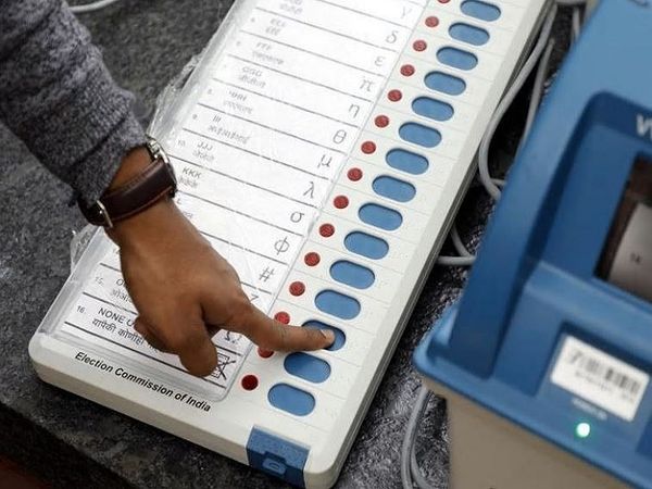 बिहार में पंचायत चुनावों की तारीखों का ऐलान अभी नहीं हुआ है। हालांकि आयोग अपनी तैयारियों में लगा है। - Dainik Bhaskar
