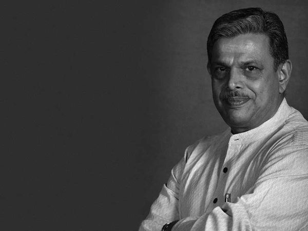 कोई वरिष्ठ नेता नए सरकार्यवाह के नाम का प्रस्ताव रखता है। यह नाम आमतौर पर स्वीकार कर लिया जाता है और सरकार्यवाह को निर्वाचित घोषित किया जाता है। शनिवार को इसी तर्ज पर दत्तात्रेय होसाबले का नाम सामने रखा गया, जिस पर सभी ने सहमति दी। - Dainik Bhaskar
