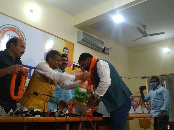 बाबू लाल मरांडी ने कहा- गंगा नारयण सिंह के पार्टी में शामिल होने से देवघर में पार्टी मजबूत होगी। - Dainik Bhaskar