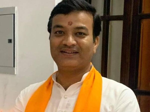 मंत्री आनंद स्वरुप शुक्ला। - Dainik Bhaskar