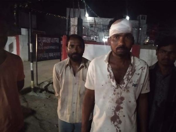 मजदूर दंपती पिटाई के मामले को लेकर देर शाम एसपी हृदीप पी जनार्दनन से मिलने उनके कार्यालय पहुंचे। - Dainik Bhaskar
