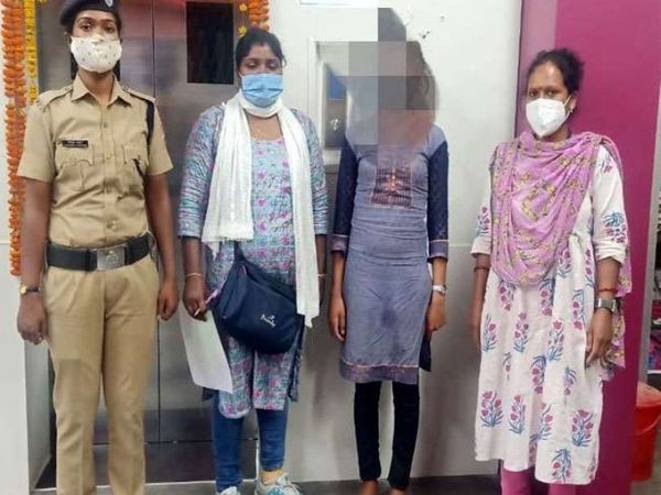 RPF ने किशोरी को चाइल्ड लाइन रांची को सौंप दिया है। - Dainik Bhaskar