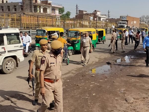 धौलपुर बस स्टैंड पर बम की सूचना: यूपी के नंबर से आए फोन ने दी सूचना, खाली करवाया गया बस स्टैंड; भरतपुर से बुलाई गई डॉग स्क्वॉड की टीम