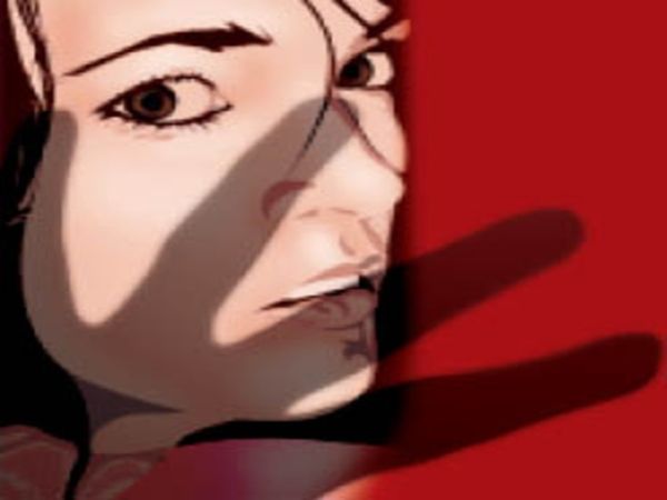 Builder accused of absconding misdemeanor arrested from Gujarat for 3 years | 3 साल से फरार दुराचार का आरोपी बिल्डर गुजरात से गिरफ्तार