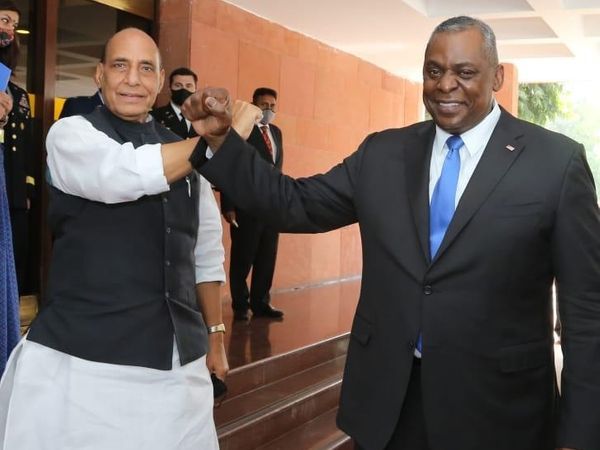 रक्षा मंत्री राजनाथ सिंह ने विज्ञान भवन में अमेरिकी रक्षा मंत्री लॉयड ऑस्टिन का स्वागत किया था। वे 3 दिन के भारत दौरे पर थे।
