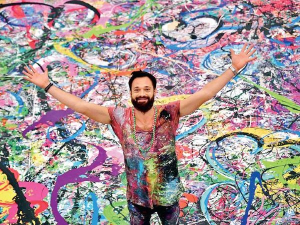 दुनिया की सबसे बड़ी पेंटिंग को ब्रिटिश कलाकार साचा जाफरी ने बनाया है।